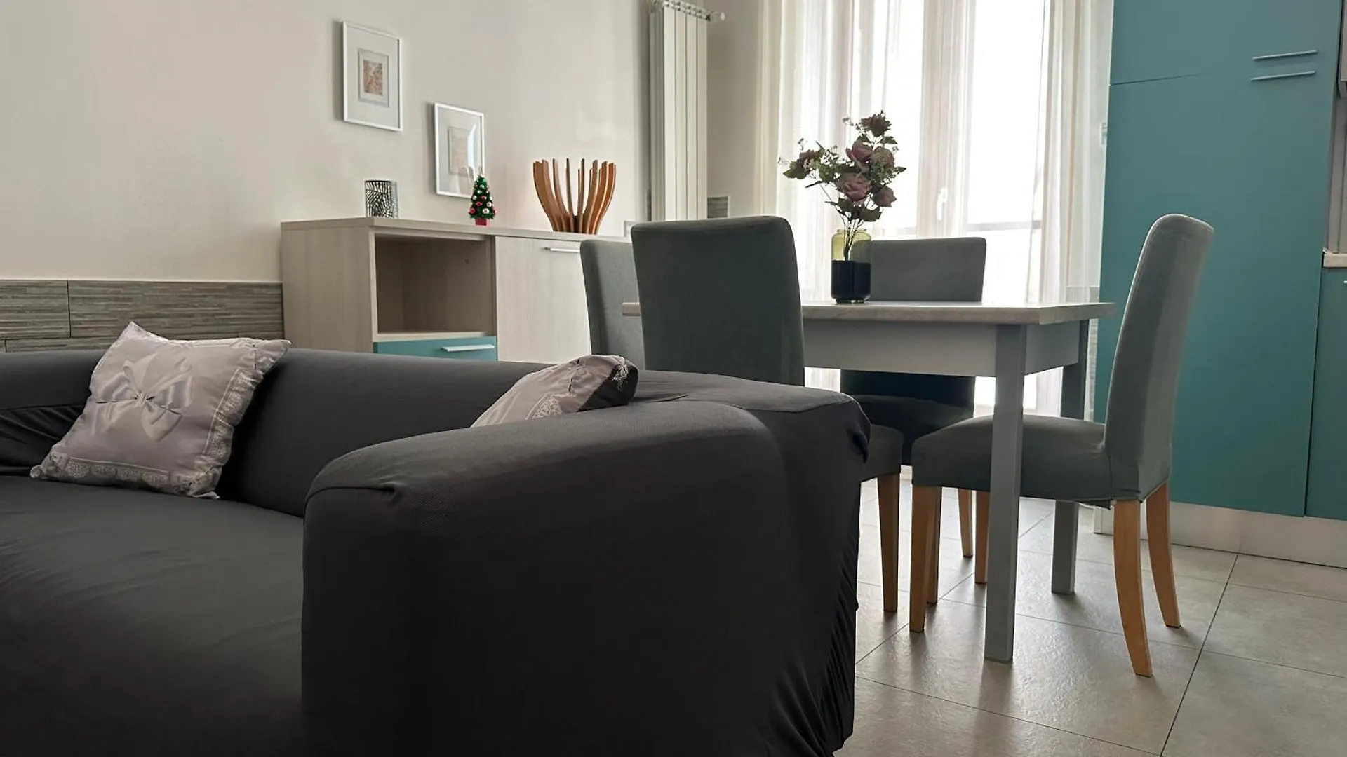 Toi Apartments contacts